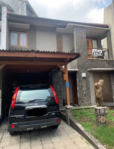 Di jual rumah bagus 2 tingkat terawat di dalam cluster di dago