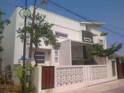Dijual Rumah Dua Lantai Minimalis Modern di Rajabasa