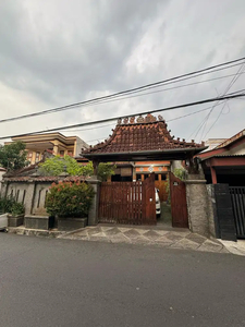 Dijual Rumah. UTAN KAYU. Konsep Etnik Jawa Lokasi STRATEGIS BEBAS GAGE