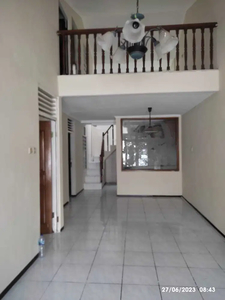 Rumah di Gading Indah Utara, 2 KT, Rapi dan Siap Huni