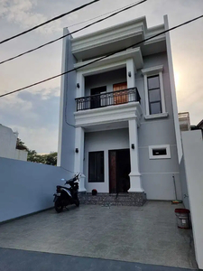 Rumah Dijual 2 lantai Baru di Villa Melati Mas Siap Huni