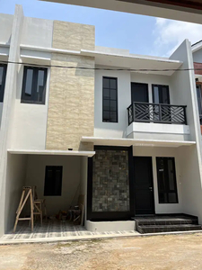 Rumah minimalis 2 lantai siap huni di Rangkapan Jaya Baru Depok