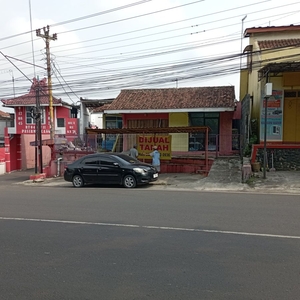 Tanah pinggir jalan raya pusat kota