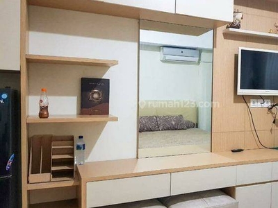 Apartemen Beverly Dago Furnish tinggal bawa koper.