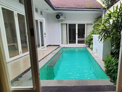 Beautiful 2 Bedrooms Villa At Berawa With Enclosed Living