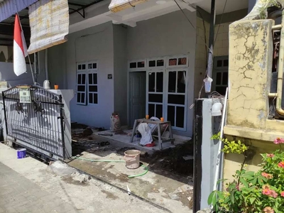 Di kontakan rumah baru selesai renovasi