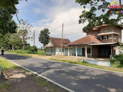 Dijual Tanah Bonus Bangunan di Tepi Jl. Alas Malang, Songojuruh- Bwi
