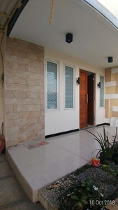 Disewakan Rumah 1 1/5lt ,semi furnished, Nirwana Eksekutiif ,Surabaya
