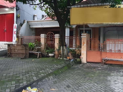 Disewakan Rumah 1,5 lantai di Jalan Ir Soekarno Surabaya