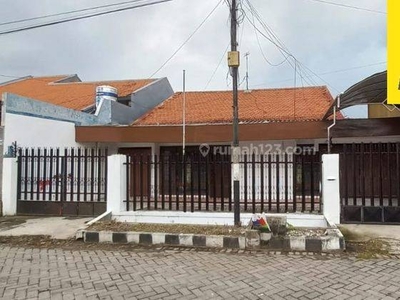 Disewakan Rumah SHM di Jalan Gayungsari Surabaya