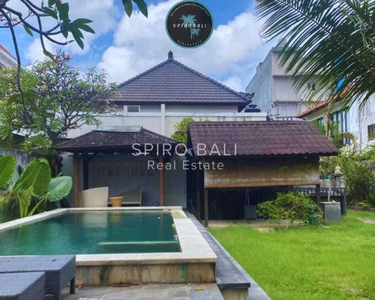 For Rent 4 Bedrooms Villa Furnished in Nakula Seminyak