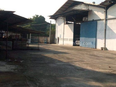 Gudang di Pinggir Jalan Raya Narogong Bekasi