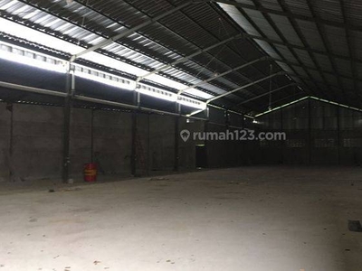 Gudang Luas paling Murah lb 850 m lengkap ada kantor ex Workshop di Bekasi Timur