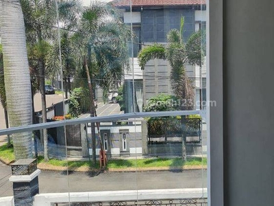 Rumah Disewa Bangunan Besar Dan Bagus di Mekar Wangi