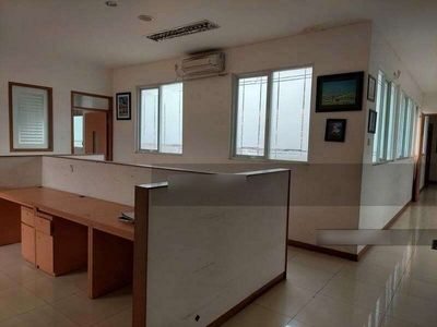 Rumah Kantor 2 Lantai Tanah Kusir