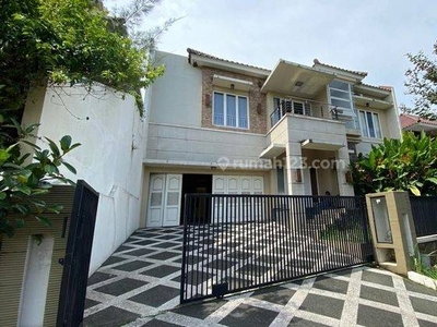 Rumah Mewah 2 Lantai di Villa Puncak Tidar