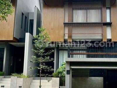 RUMAH tropical di BSD sudah renovasi 2 Lantai ada attic room