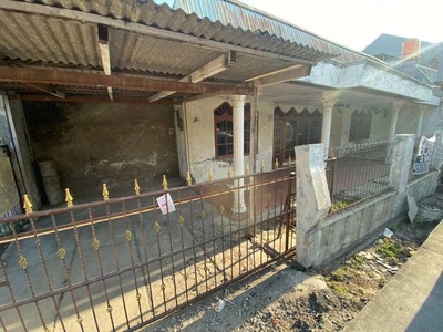 Rumah Tua Dalam Komplek di Komplek Bea Cukai Sukapura