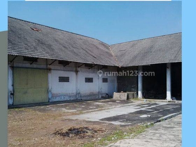 Tanah Plus Bangunan Gudang Luas di Pakisaji Malang