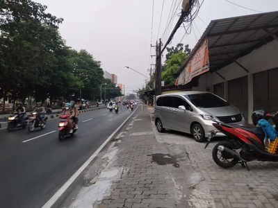 Tanah plus rumah depan Transmart setiabudi