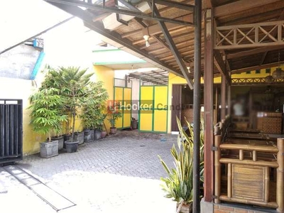 Tempat Usaha Waltermongsidi, Bangetayu Semarang