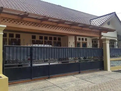 Dijual Rumah dalam komplek lokasi strategis di Ciputat Tangerang Selat