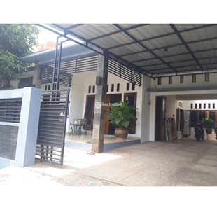 Dijual Rumah LT300 LB240 4KT 3KM Siap Huni SHM Lokasi Startegis - Semarang Kota
