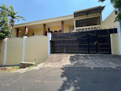 Dijual Rumah Mewah Lokasi Strategis di Jl. Bukit Coklat Semarang