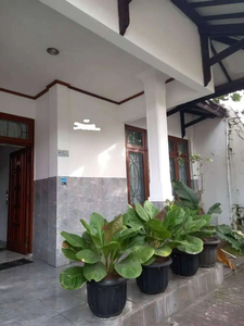 DIJUAL RUMAH SIAP HUNI DI KAWASAN ELITE BENHIL JAKARTA PUSAT