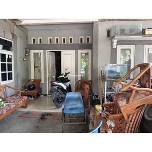 Dijual Rumah Tua Hitung Tanah Luas 211m2 SHM di Muradi Kalibanteng Semarang Barat - Semarang