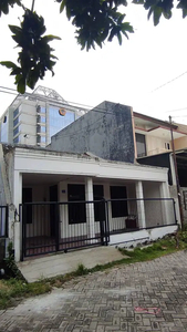 DISEWAKAN DIKONTRAKKAN Bangunan Rumah di Manyar Rejo Kota Surabaya