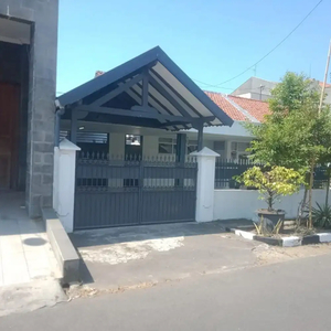 Disewakan Rumah SHM Siap Huni di Jemur Andayani Surabaya