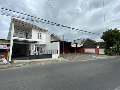 Rumah 2 Lantai Mangku Aspal dekat Jl Raya Tajem