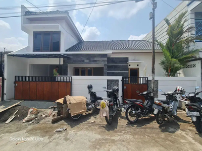 Rumah Baru Modern Minimalis Dalam Perum Nogotirto JL. Godean Km. 4