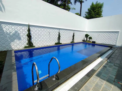 Rumah Baru Siap huni dengan kolam renang di Sentul City