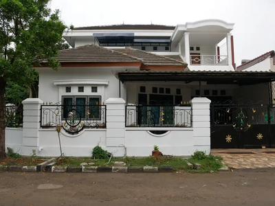 Rumah sdh direnovasi, hoek, selatan & barat, di Cluster Banjar Wijaya