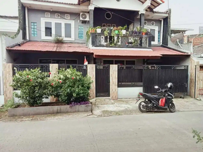 Rumah siap huni pinggir jalan dekat tol cijago di Sukmajaya Depok