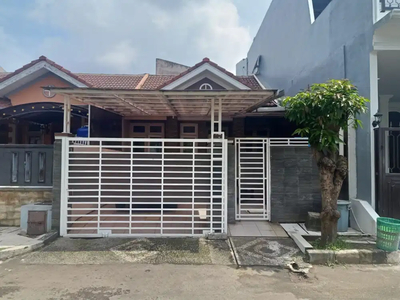 Rumah Sudah Direnovasi, Bangunan 1,5 Lantai, di Cluster Banjar Wijaya
