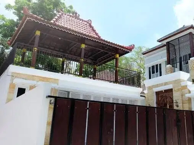 Villa Mewah dengan Desain Khas Etnik & Fitur Canggih di Yogyakarta