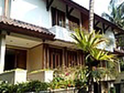 comfortable town house in Cipte area for expatriat and others 