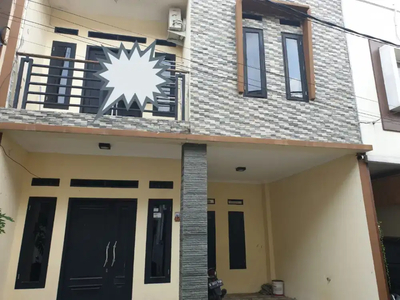 DI JUAL CEPAT BU!!! Rumah 2 lantai di Kramat Jati Jakarta Timur