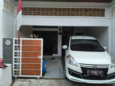 Di jual rumah 3 lantai harga murah