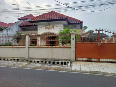 Dijual Rumah di Jalan Bunga bunga Soekarno Hatta Malang