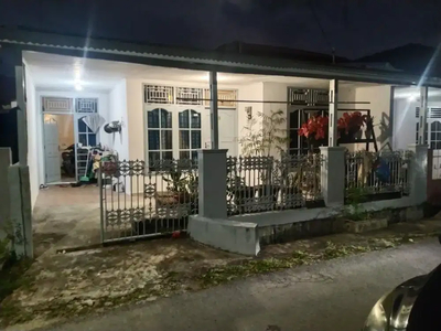 Dijual rumah di jln utama