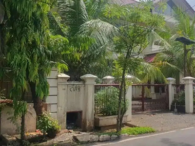Dijual Rumah Luas Mewah + Kolam Renang di Jakarta Selatan