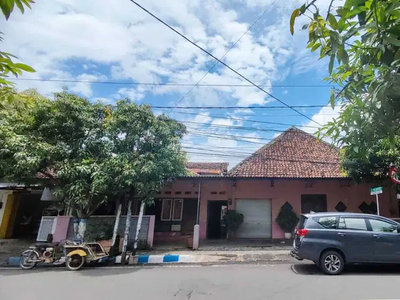 Payaman Nganjuk | Rumah Tanah Luas Nol Raya Alun Alun Stasiun Nganjuk