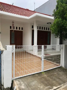 Rumah 1 Lantai Siap Huni Dekat Tol Di Jatiwaringin