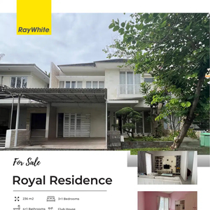 Rumah 2 Lantai Semi Furnished Depan Taman Royal Residence