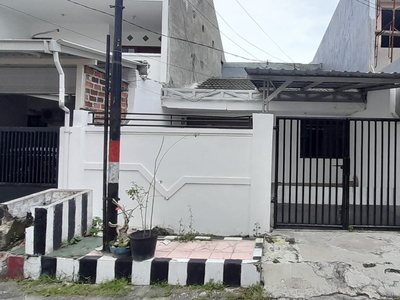 Rumah Darmo Indah Timur Dekat Jalan Raya 2 Lantai