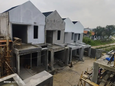 Rumah di jual 2 lantai dalam cluster murah di Munjul Jakarta timur